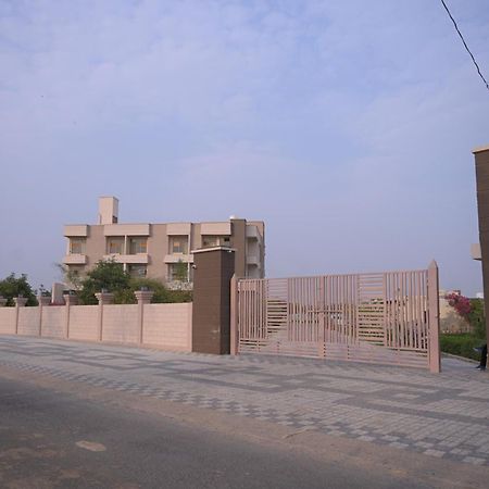 The Govindam Resort Vrindāvan Eksteriør billede
