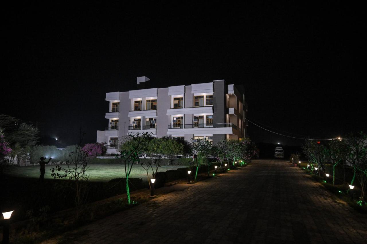 The Govindam Resort Vrindāvan Eksteriør billede