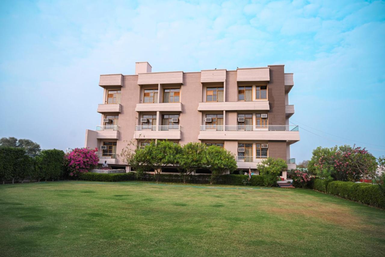 The Govindam Resort Vrindāvan Eksteriør billede